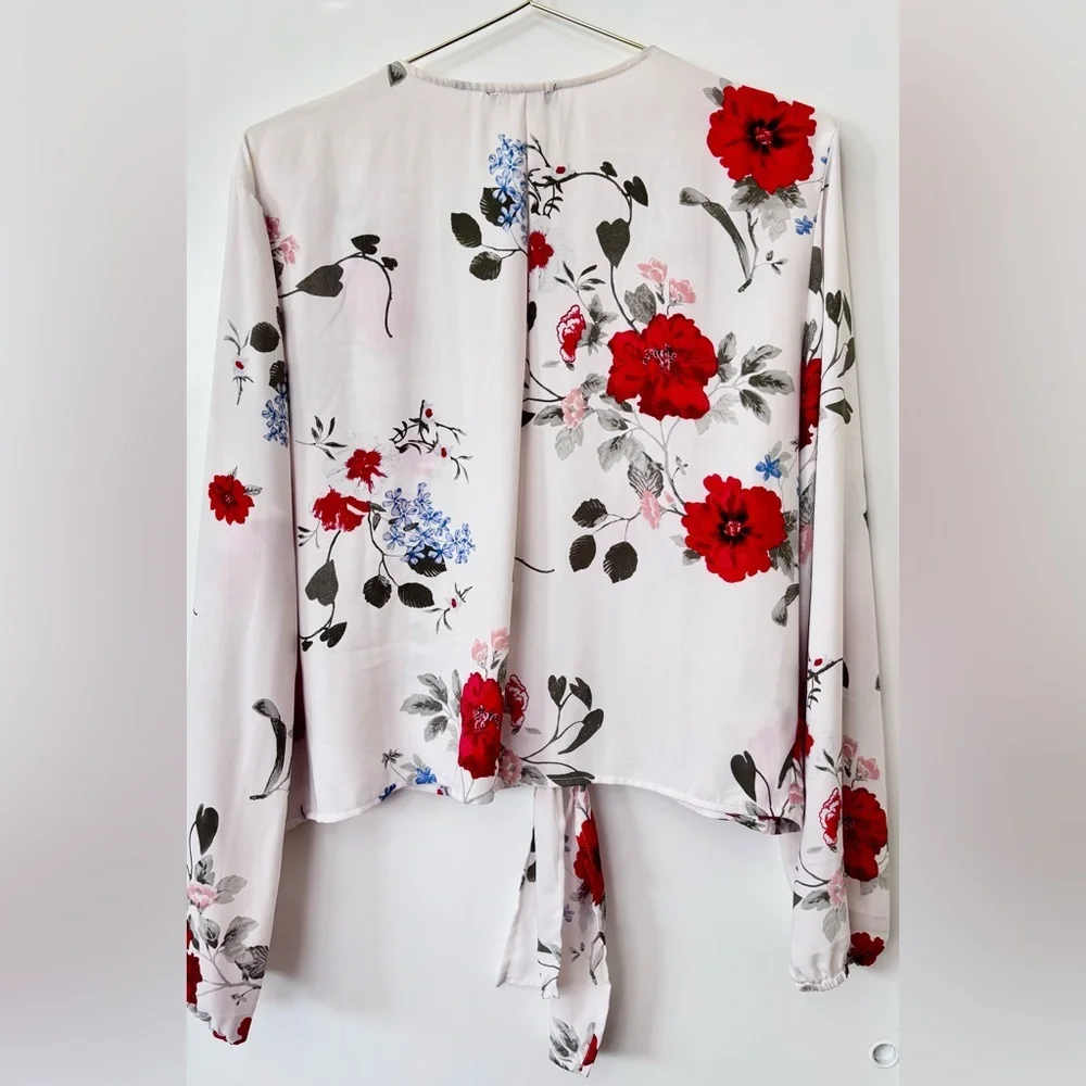 Dynamite| Y2K White Red Blue Silky Floral Print Blouse with Tie-Front Sz XL - Picture 4 of 5